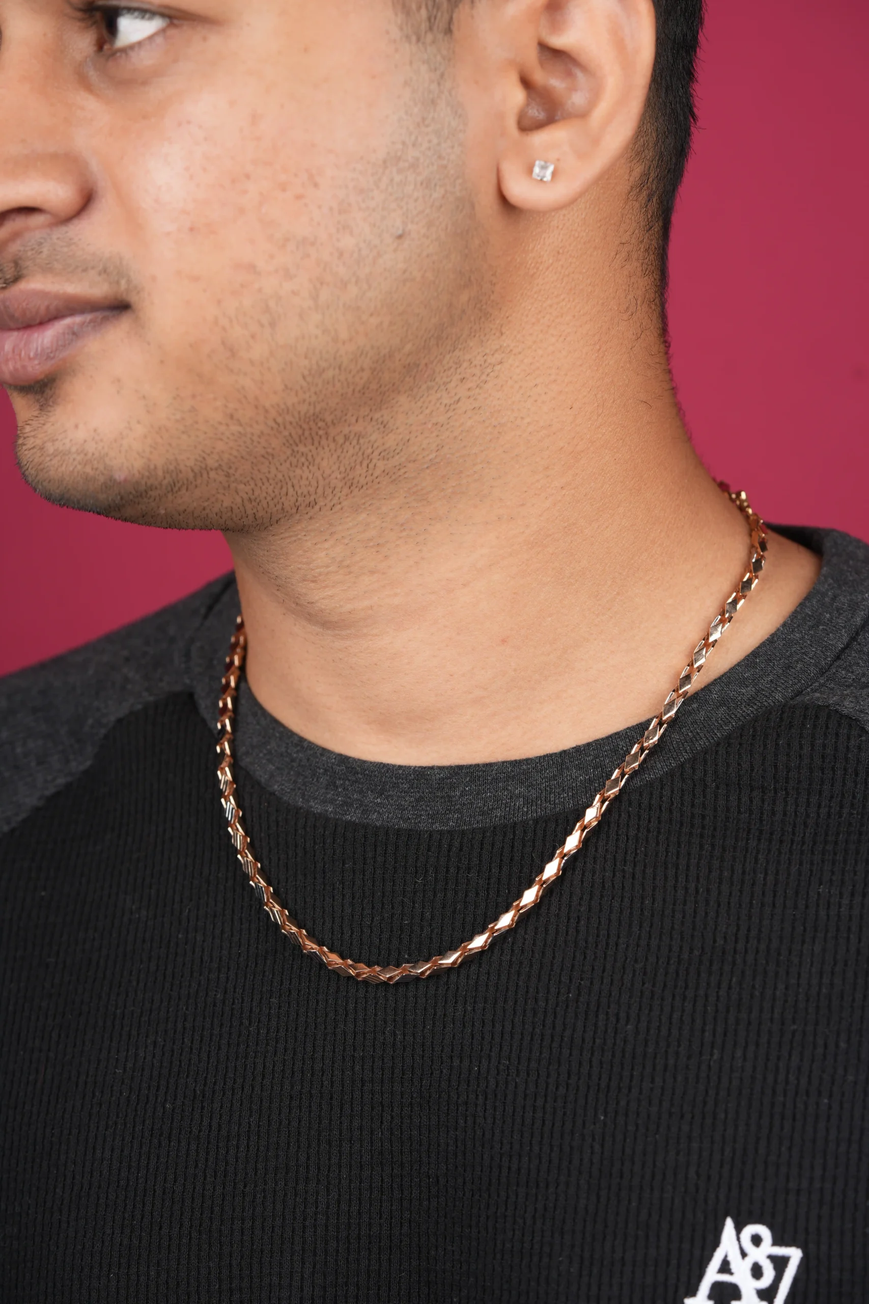 Elegant Gold Twisted Chain