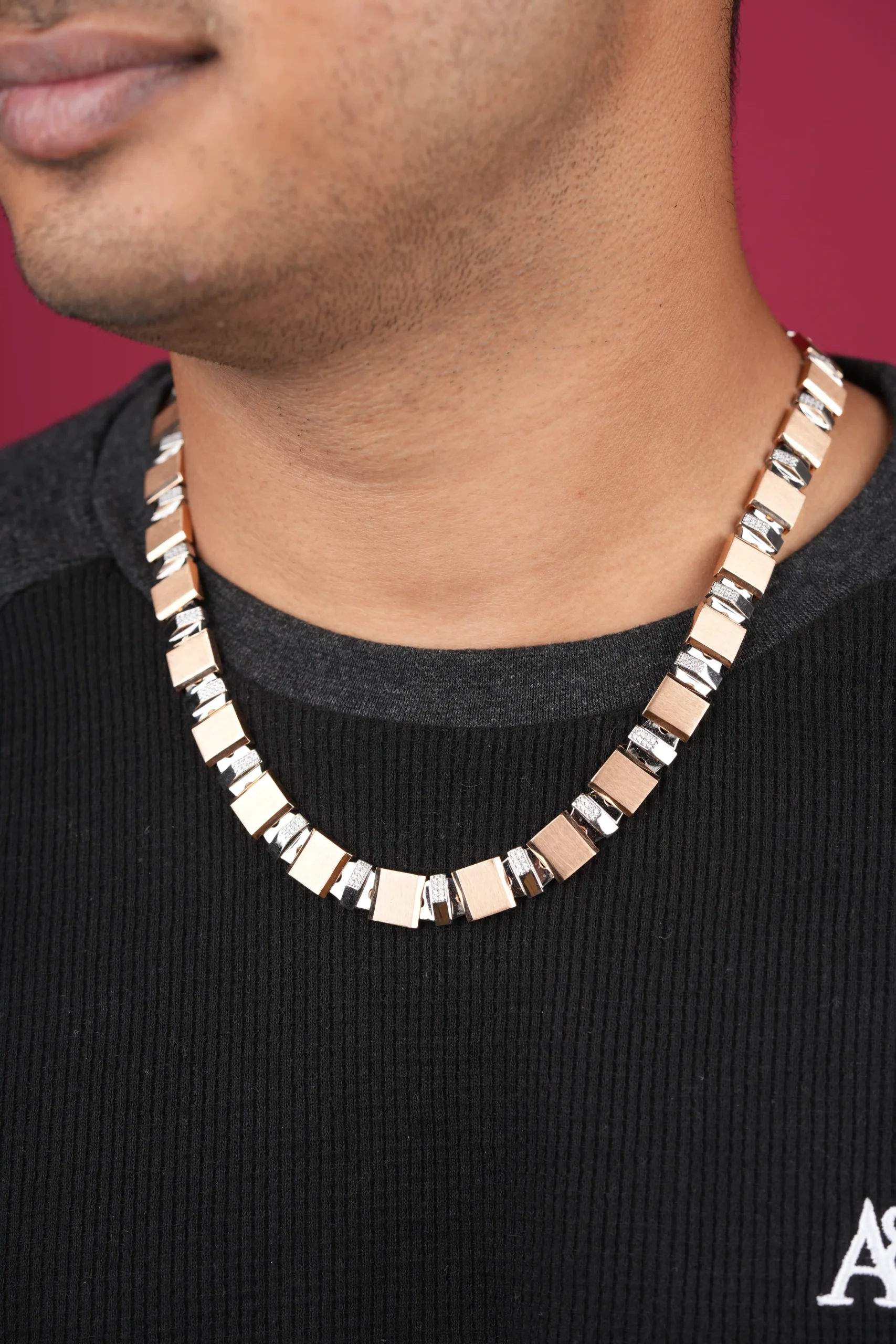 Contemporary silver link chain design