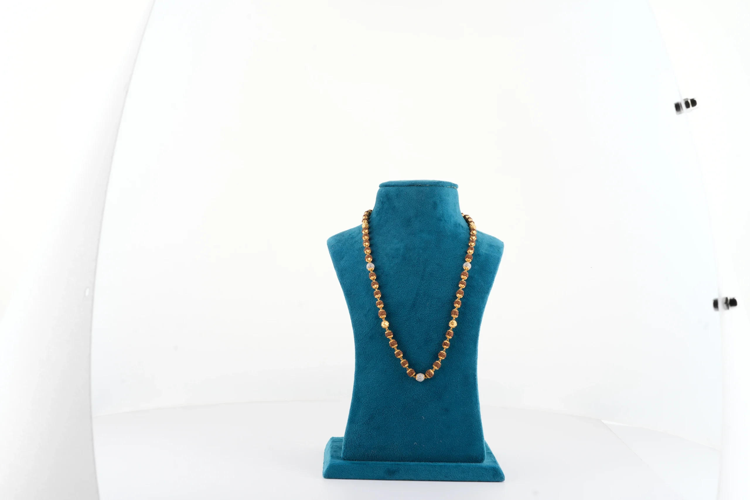 Men’s Festive Gold Beaded Chain - Image 3