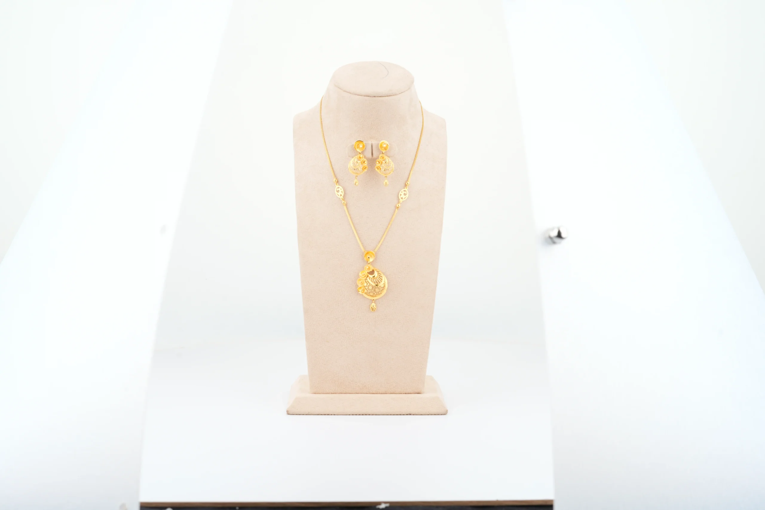 Gold Drop Dokia Set - Image 3