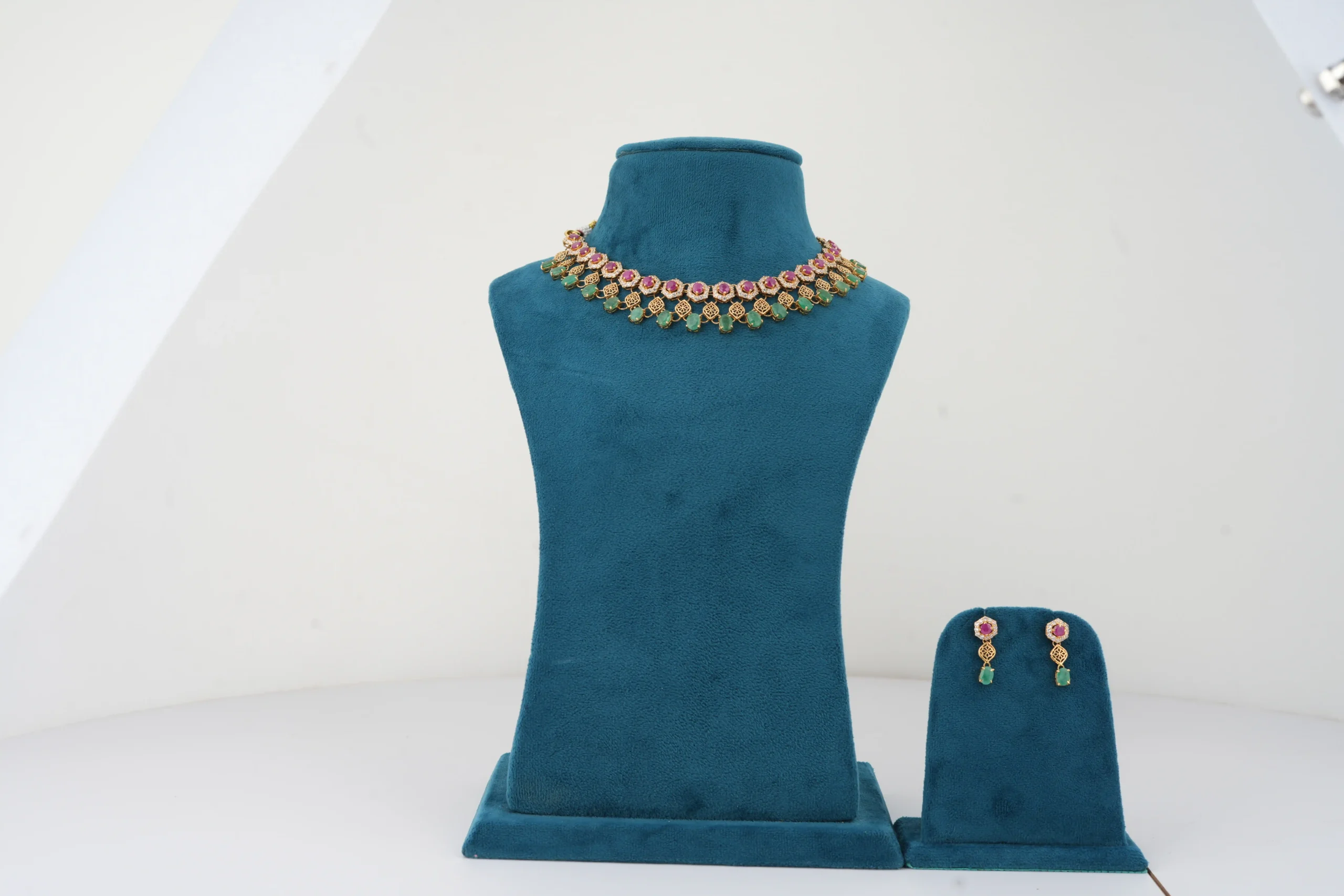 Temple Green Drop Necklace Set - Image 3