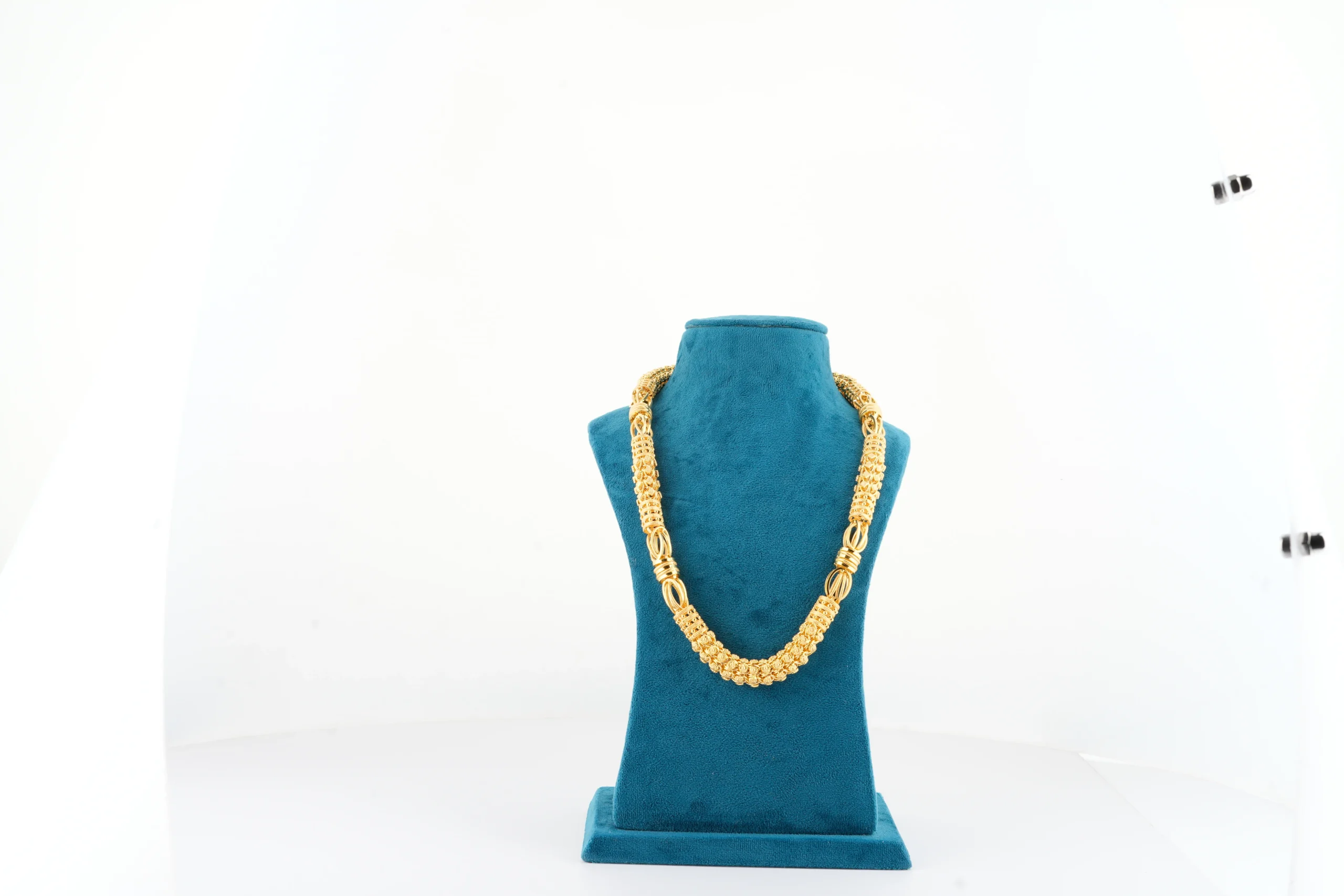 Royal Style Men’s Gold Chain - Image 3