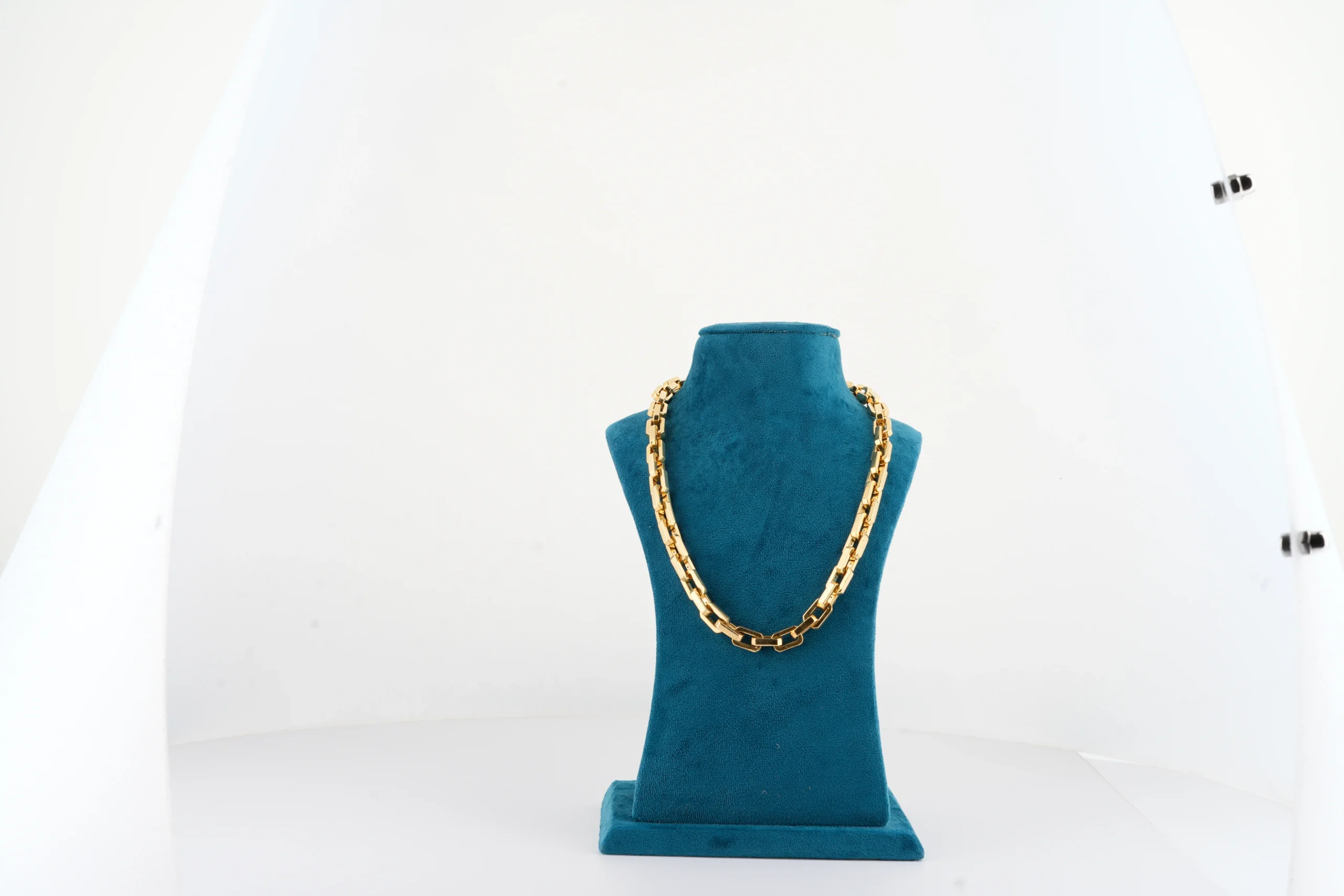 Men’s Luxury Gold Statement Chain - Image 3